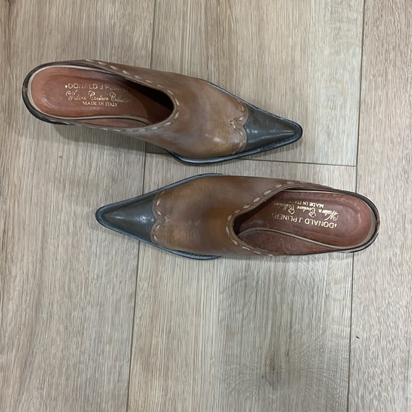 Donald Pliner Cowgirl Western Style Mules / Clogs with Rubber Soles - Picture 10 of 16